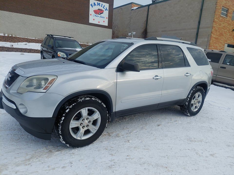 2010 GMC Acadia Image 3