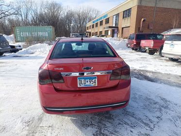 2011 Chevrolet Cruze Image 3
