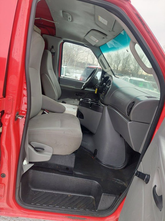 2006 Ford Econoline Image 6