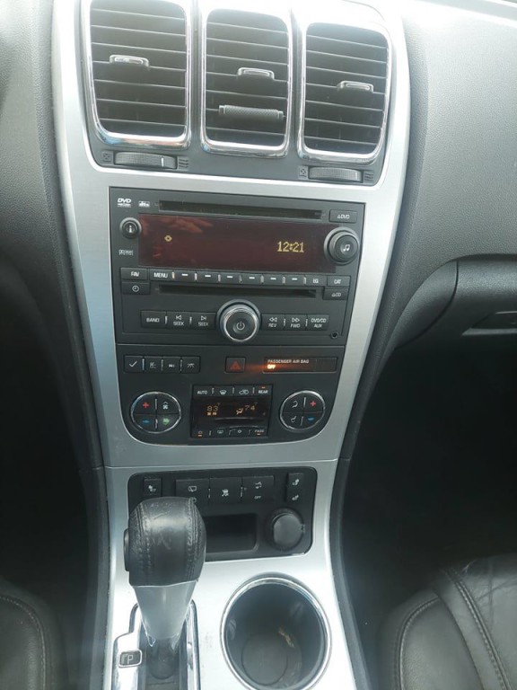 2010 GMC Acadia Image 32