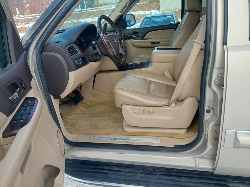 2008 GMC Yukon Image 9