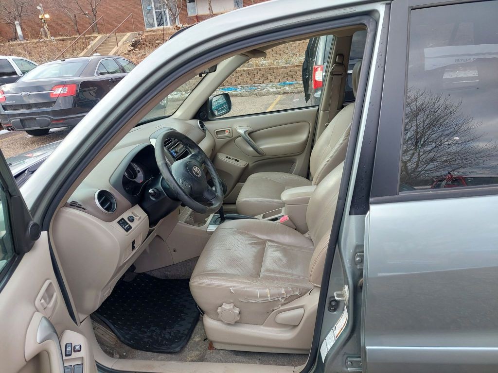 2004 Toyota Rav4 Image 18