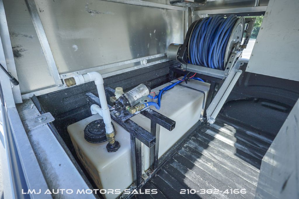 2017 Ford F-150 Image 32