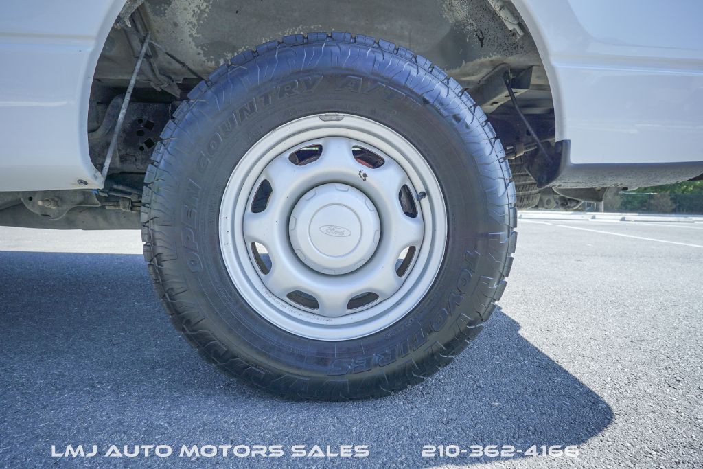 2011 Ford F-150 Image 32