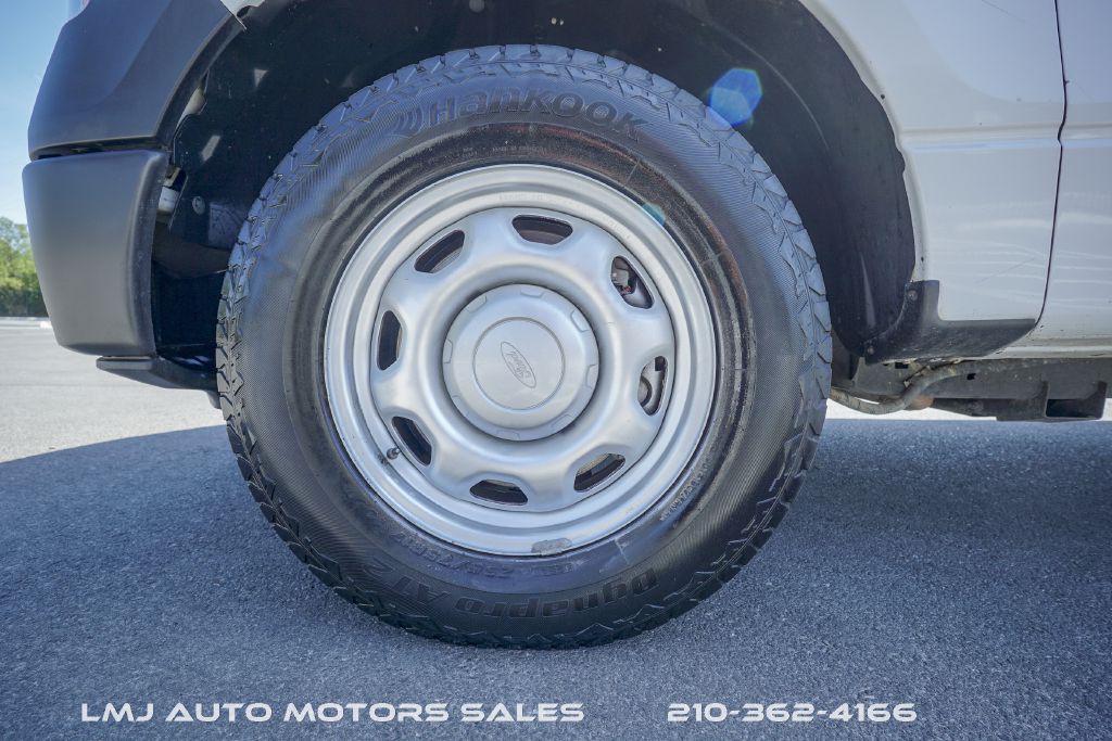 2011 Ford F-150 Image 32