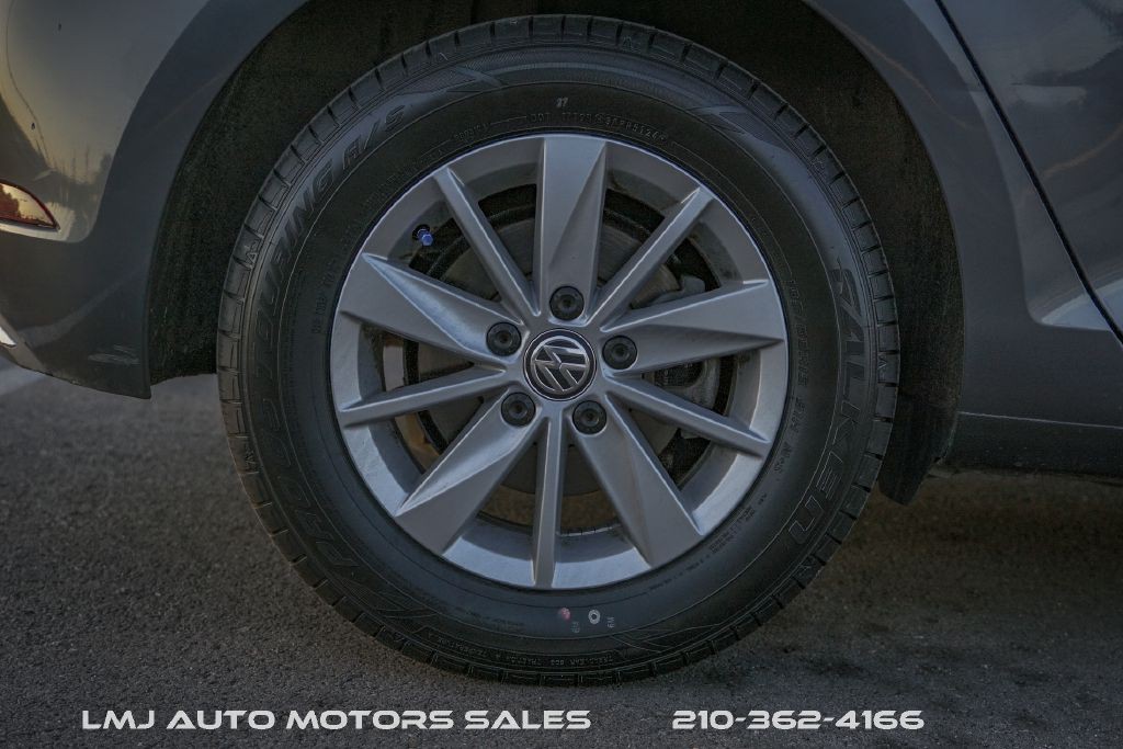 2019 Volkswagen Golf Image 37