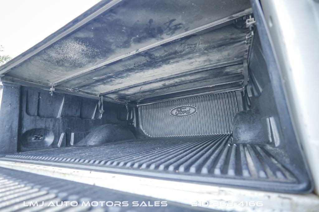 2005 Ford F-150 Image 25