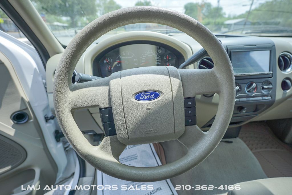 2005 Ford F-150 Image 30