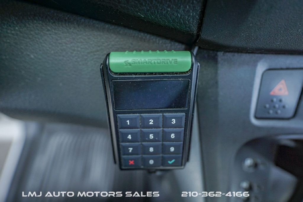 2020 Nissan NV200 Image 25