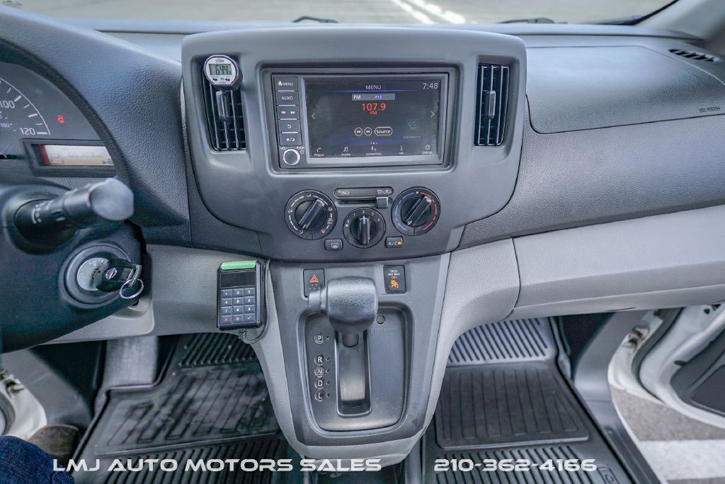 2020 Nissan NV200 Image 26