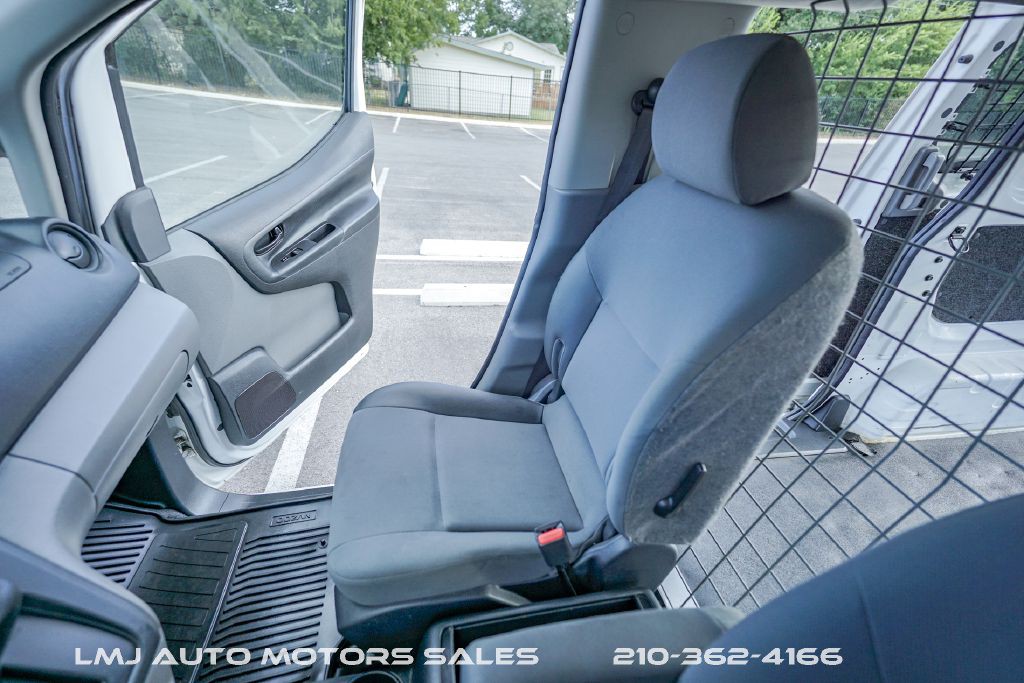 2020 Nissan NV200 Image 29