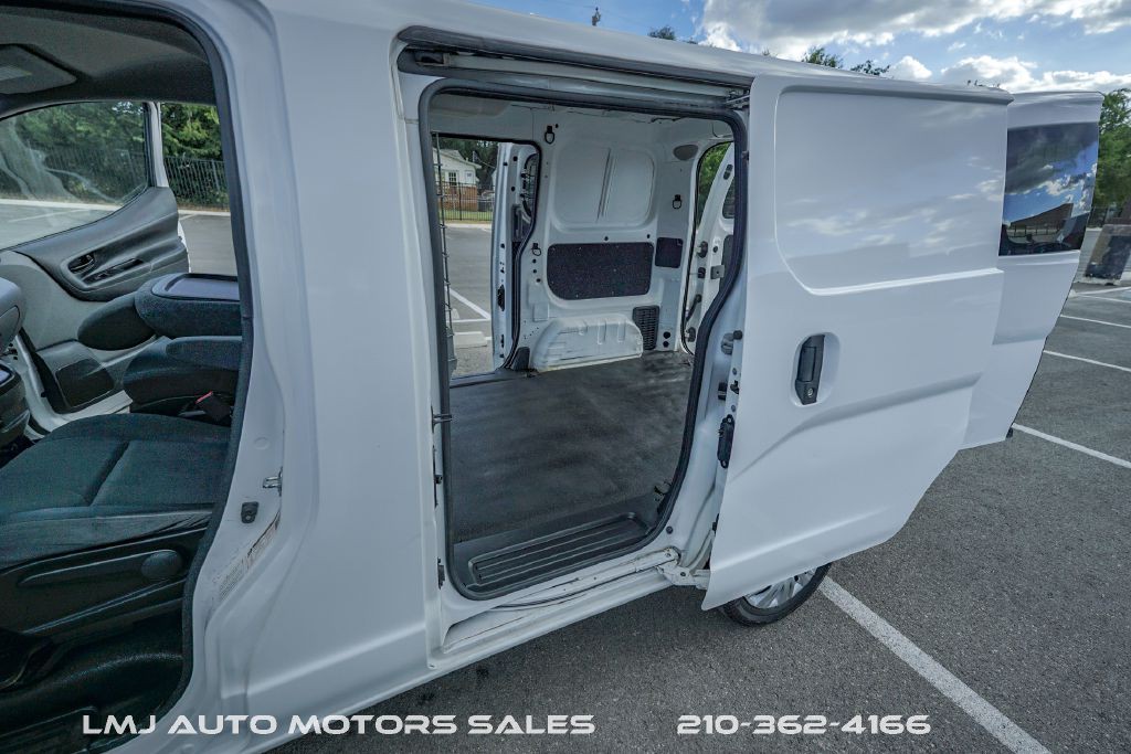 2020 Nissan NV200 Image 31