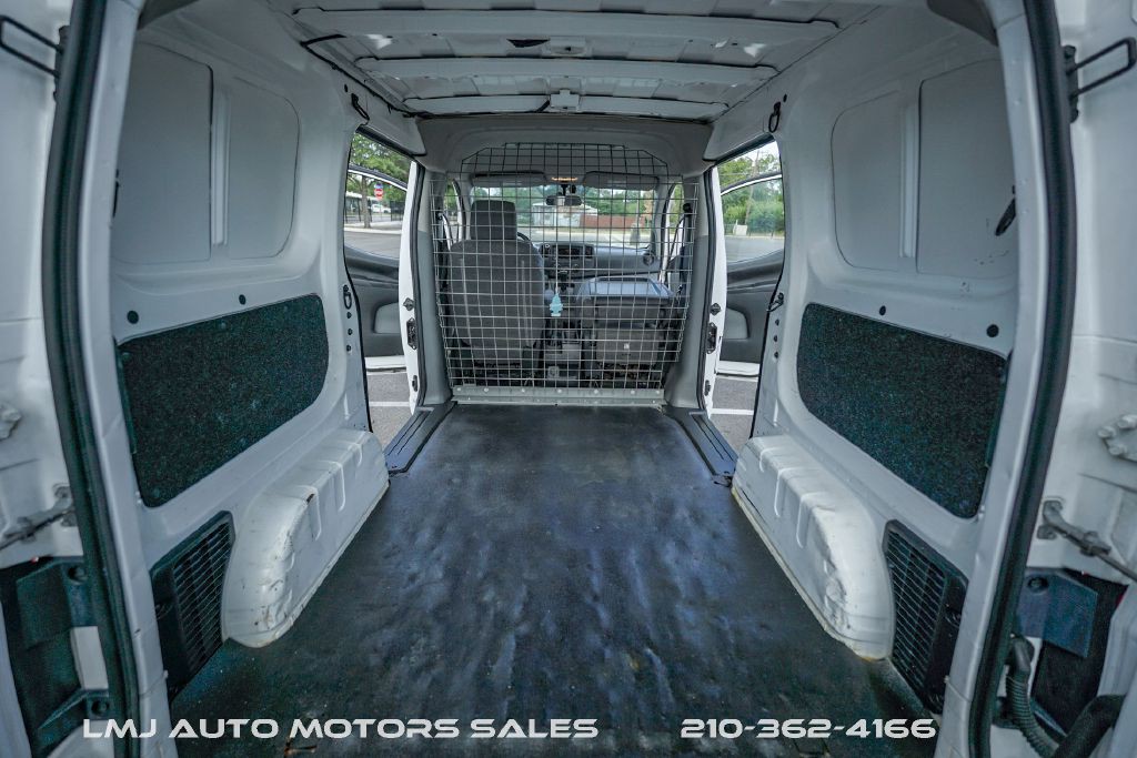 2020 Nissan NV200 Image 32