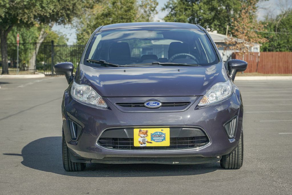 2012 Ford Fiesta Image 2