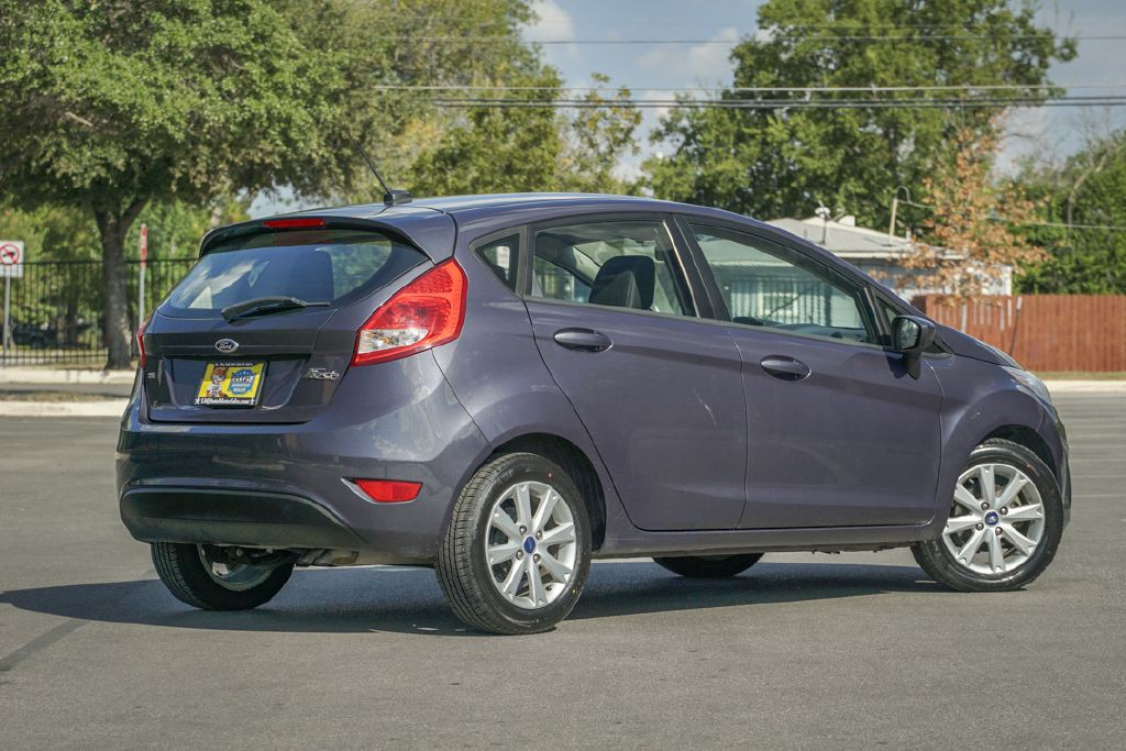 2012 Ford Fiesta Image 5