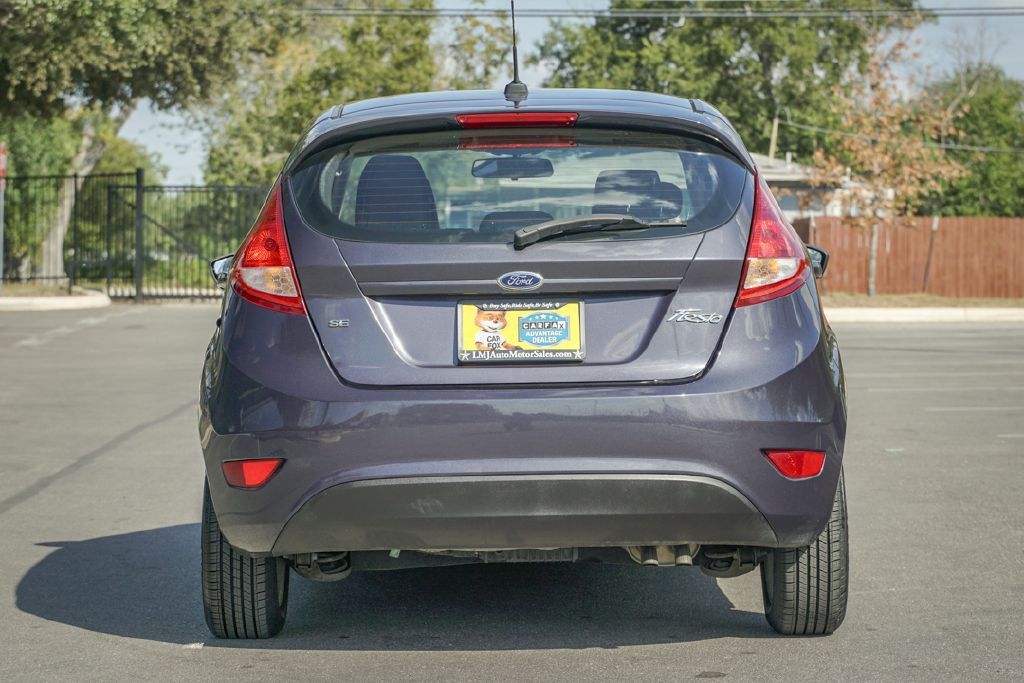 2012 Ford Fiesta Image 6