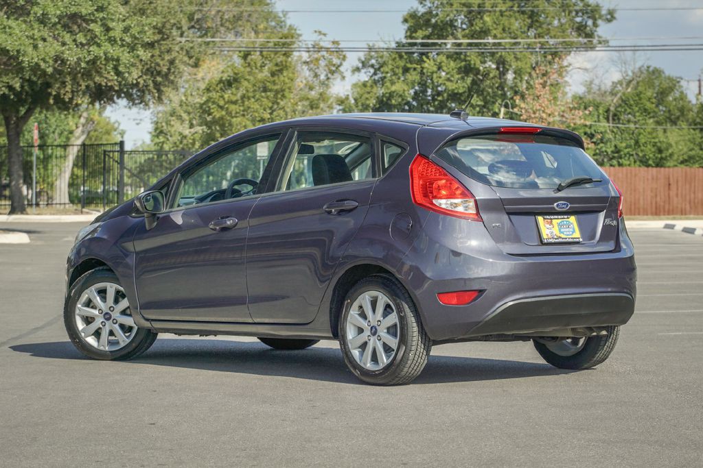 2012 Ford Fiesta Image 7