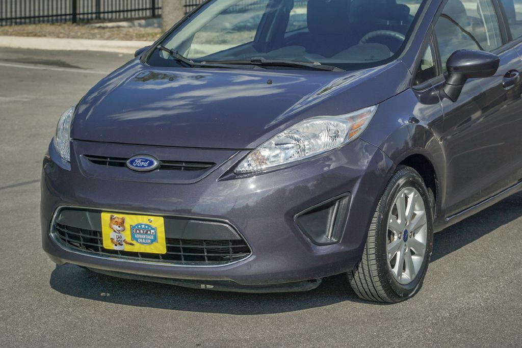 2012 Ford Fiesta Image 10