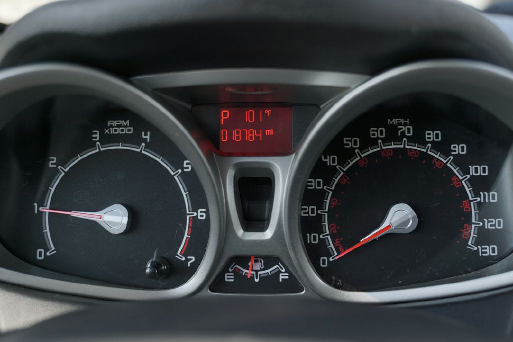 2012 Ford Fiesta Image 11
