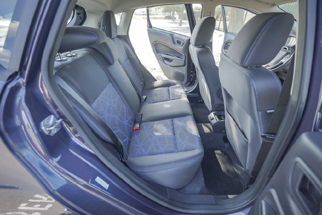 2012 Ford Fiesta Image 21