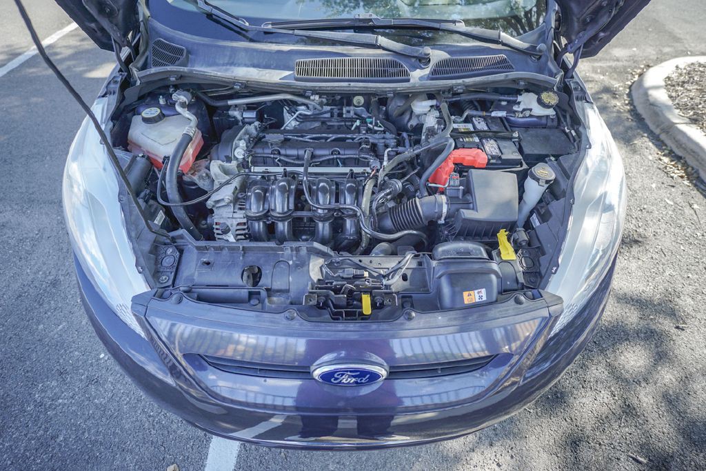 2012 Ford Fiesta Image 23