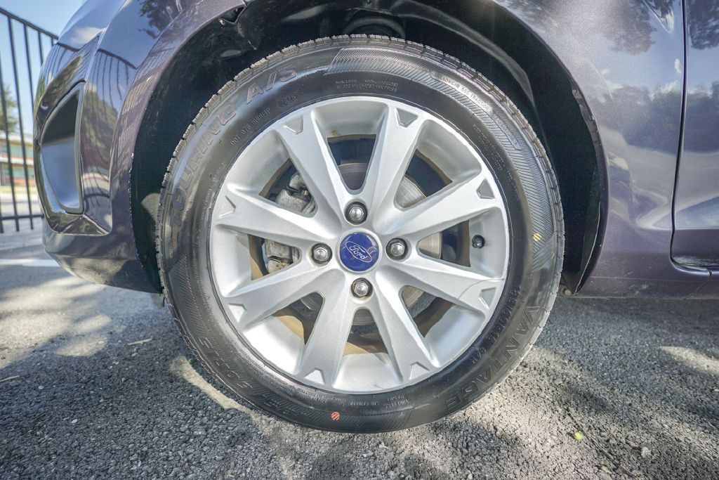 2012 Ford Fiesta Image 28