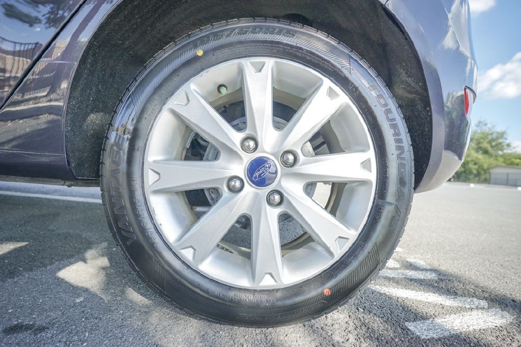 2012 Ford Fiesta Image 30