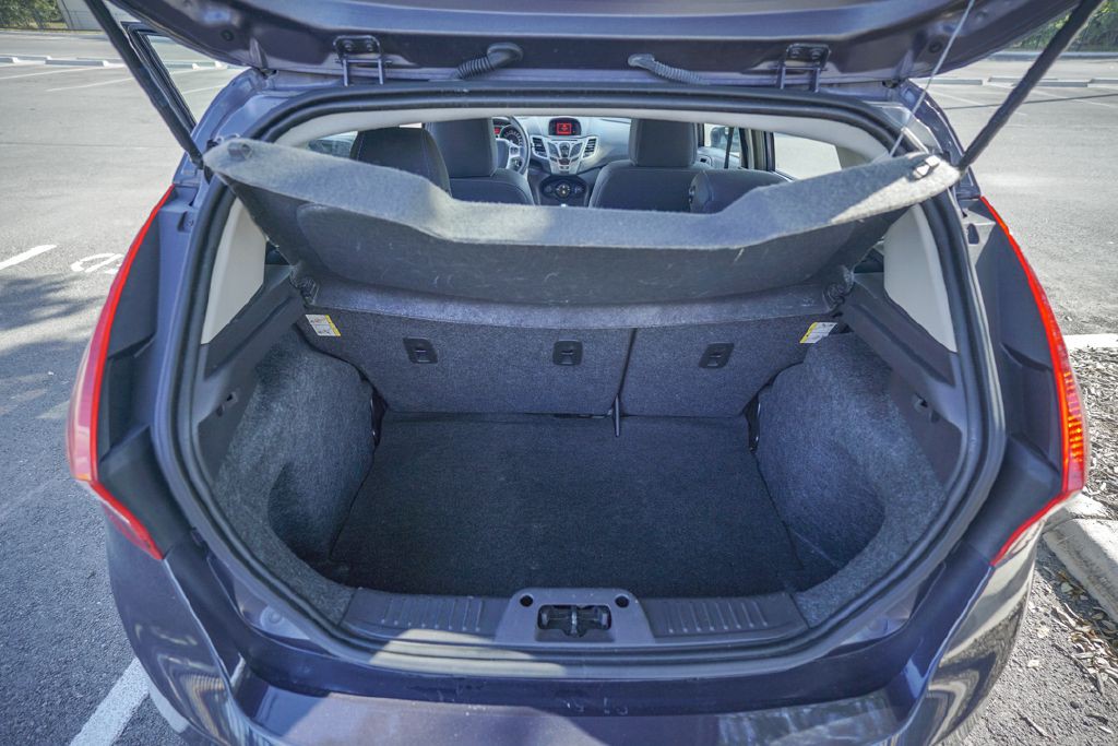2012 Ford Fiesta Image 38