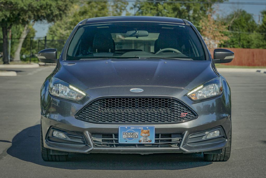 2017 Ford Focus Image 2