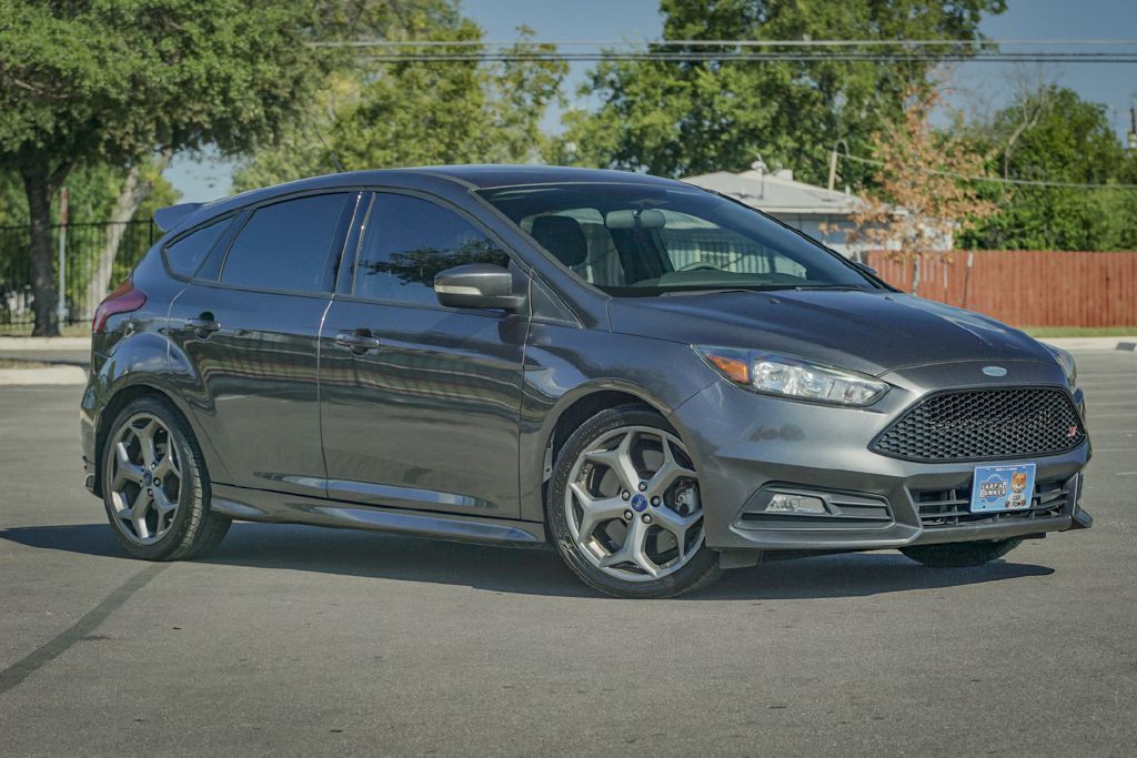 2017 Ford Focus Image 3