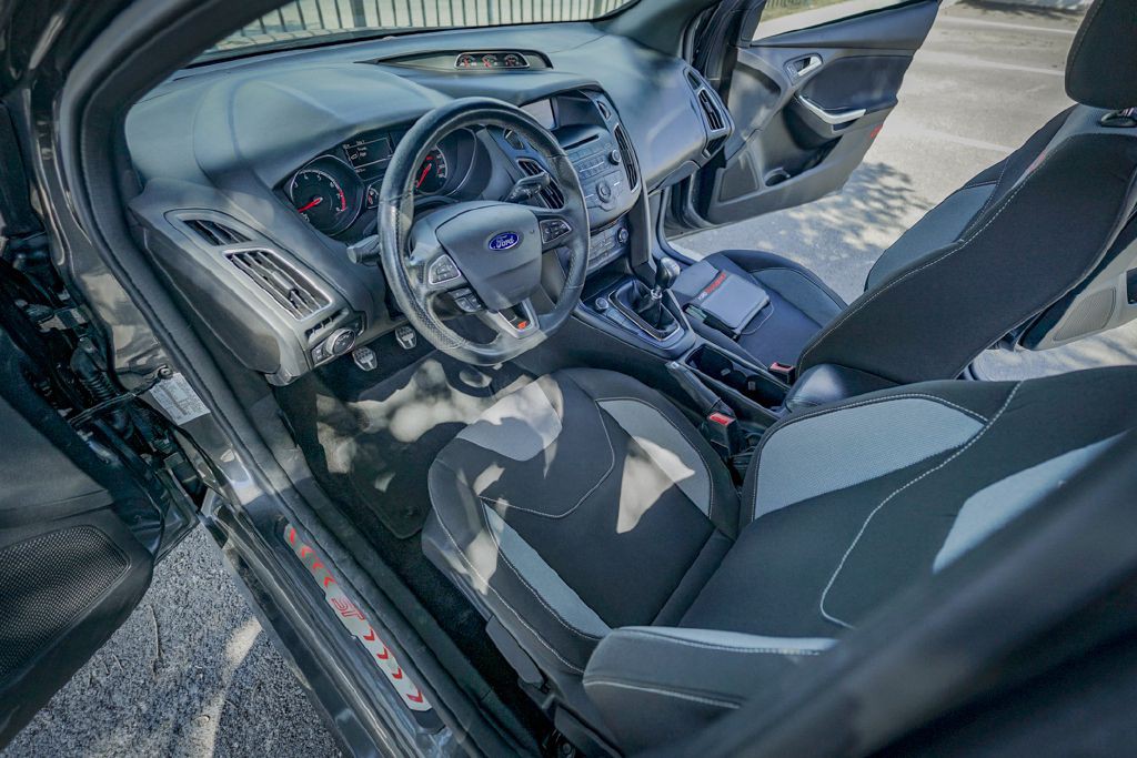 2017 Ford Focus Image 16