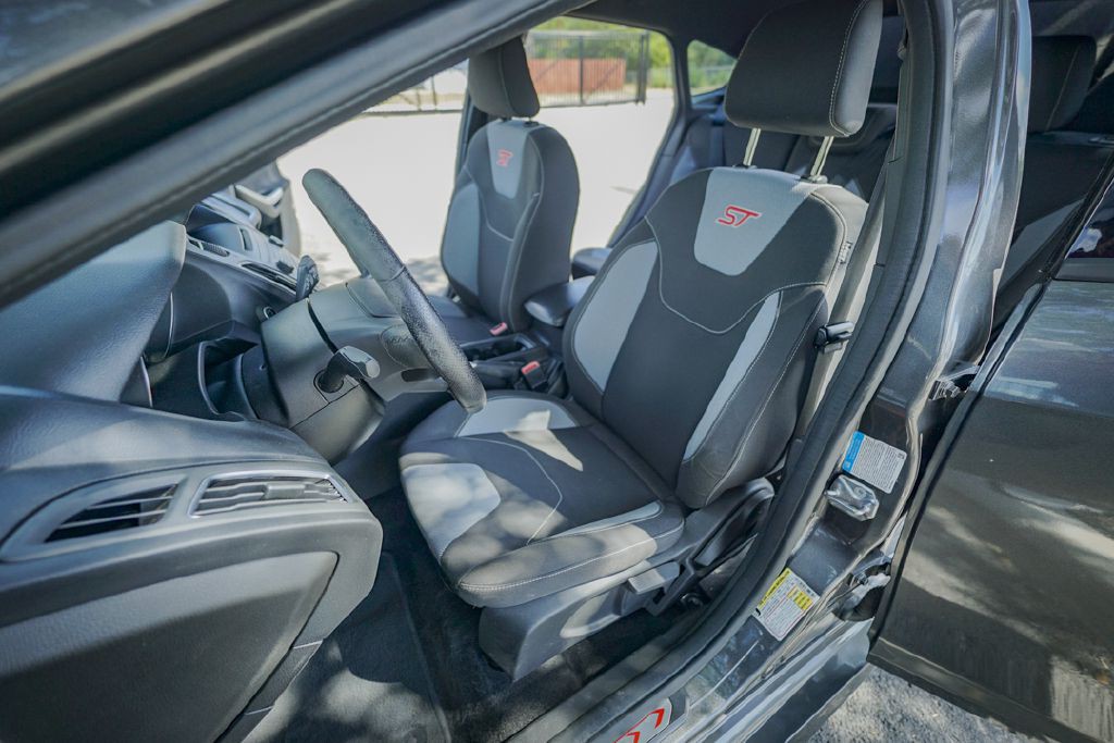 2017 Ford Focus Image 17