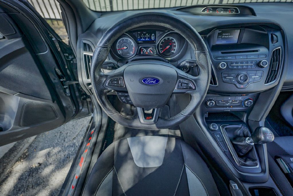 2017 Ford Focus Image 19