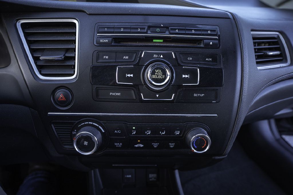 2015 Honda Civic Image 21