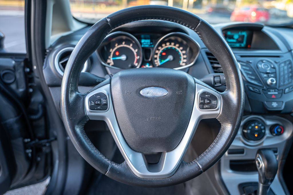 2016 Ford Fiesta Image 12