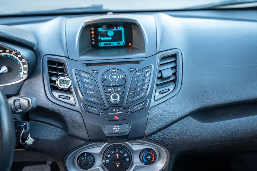 2016 Ford Fiesta Image 14