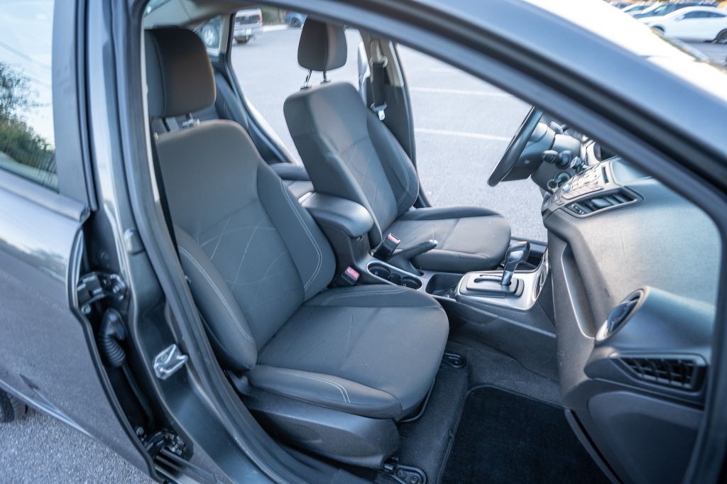 2016 Ford Fiesta Image 18