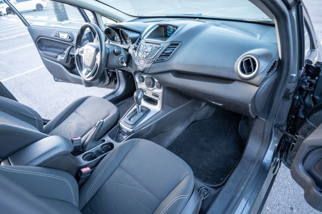 2016 Ford Fiesta Image 19