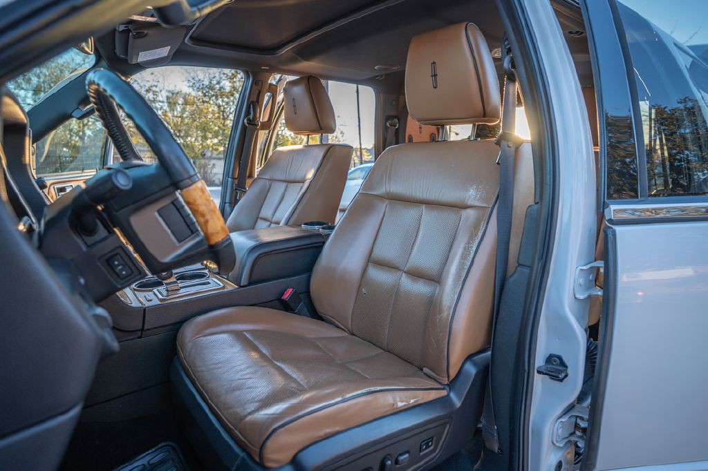 2012 Lincoln Navigator Image 13