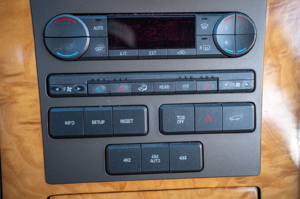 2012 Lincoln Navigator Image 22