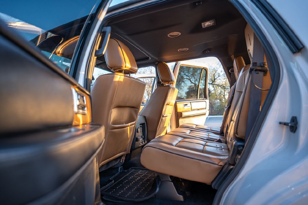 2012 Lincoln Navigator Image 29