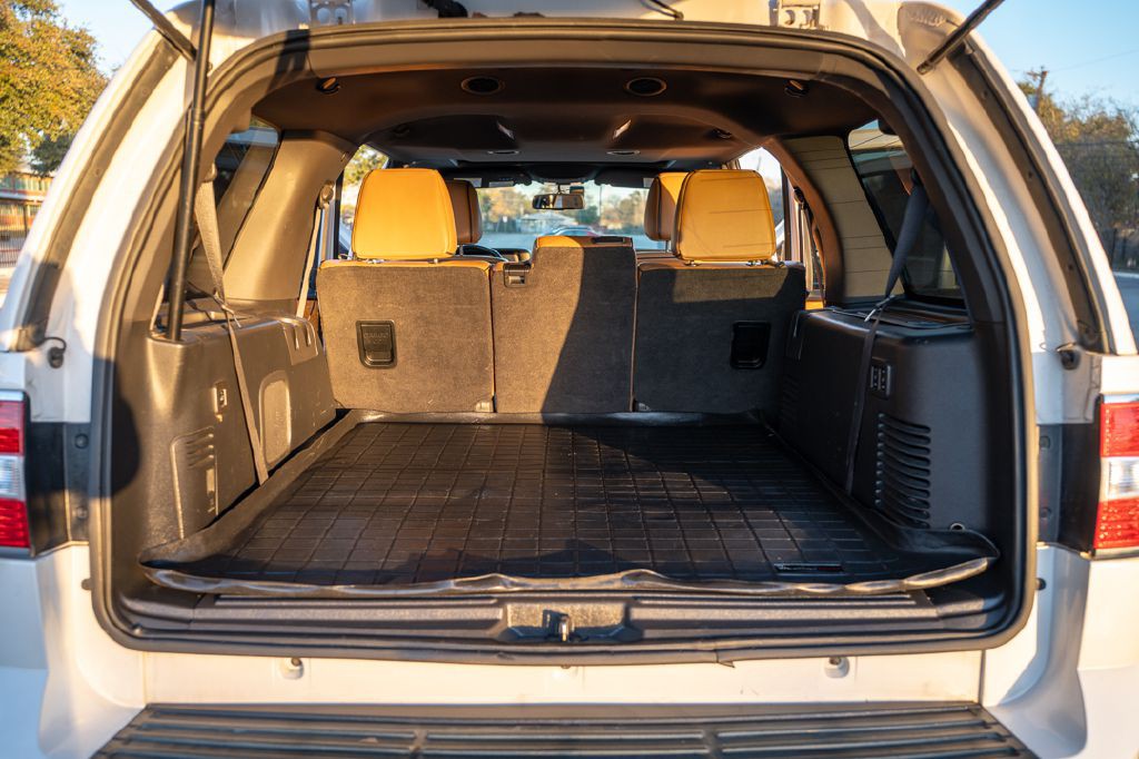 2012 Lincoln Navigator Image 30