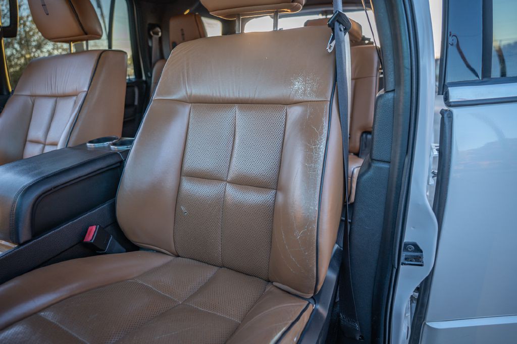 2012 Lincoln Navigator Image 38