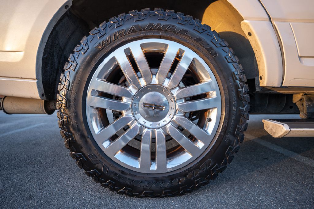 2012 Lincoln Navigator Image 39