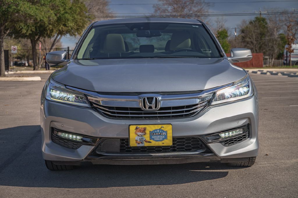 2017 Honda Accord Image 2