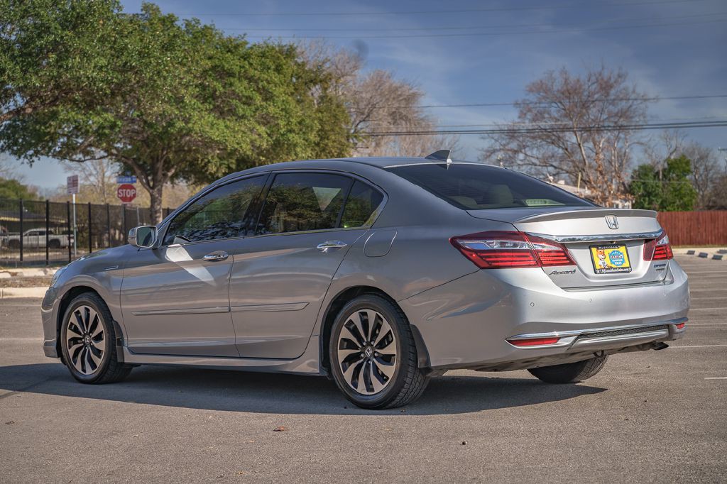 2017 Honda Accord Image 4