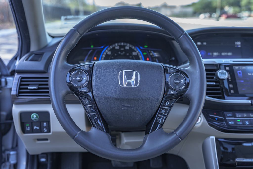 2017 Honda Accord Image 17