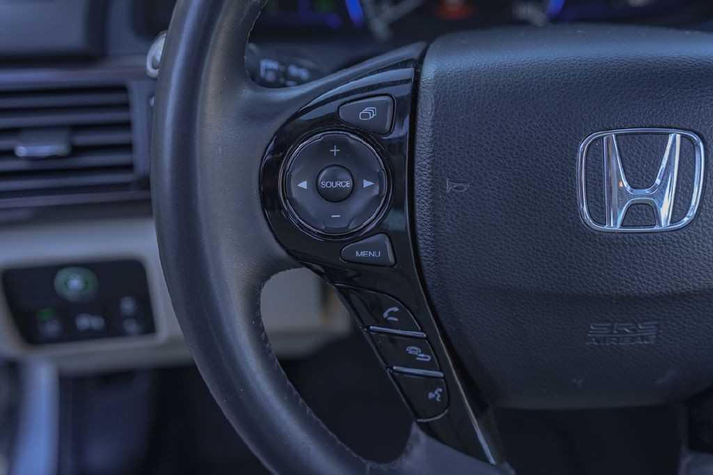 2017 Honda Accord Image 19