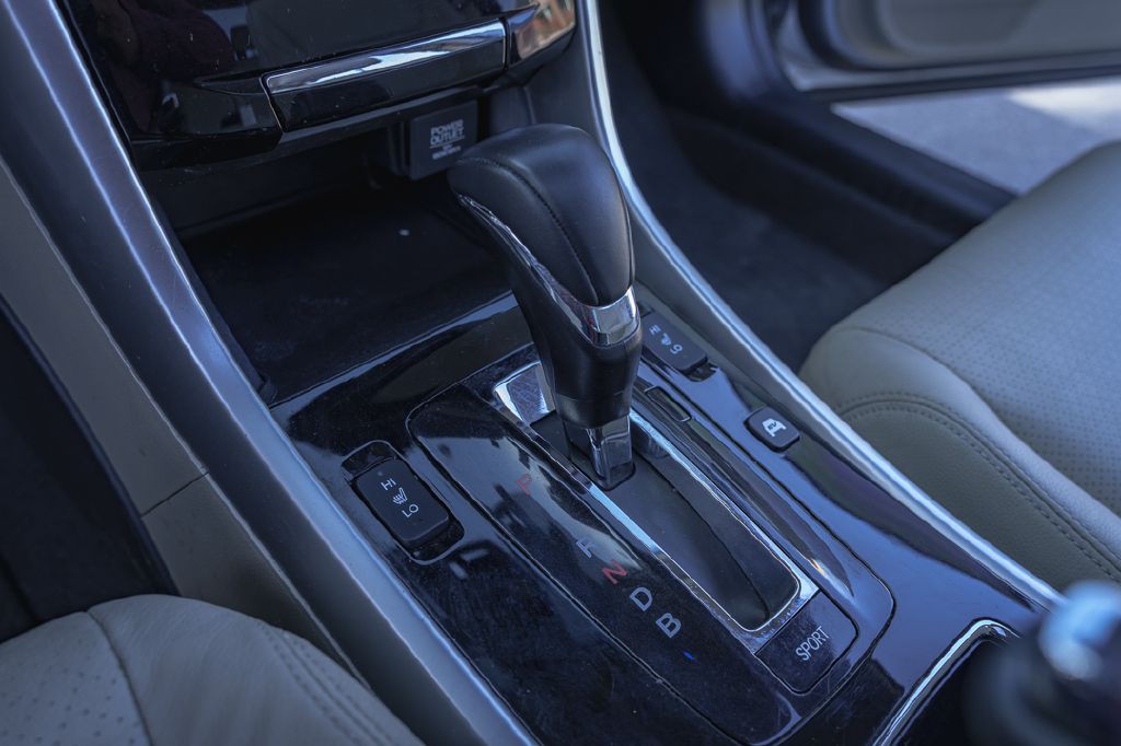 2017 Honda Accord Image 27