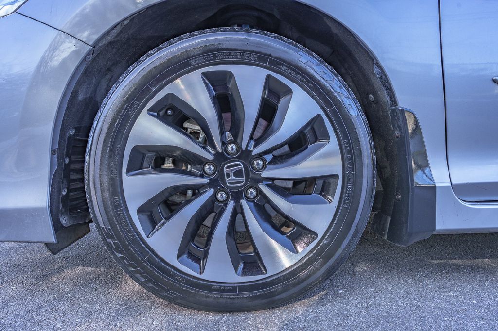 2017 Honda Accord Image 48